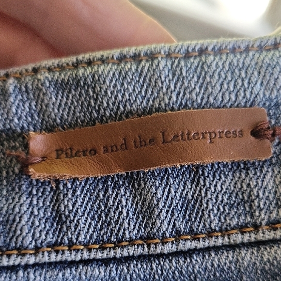 Pilcro Blue Straight Leg Jeans Classic Denim - Picture 5 of 7